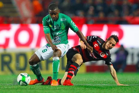 Joel Campbell celebra triunfo en México, con el corazón en Costa Rica