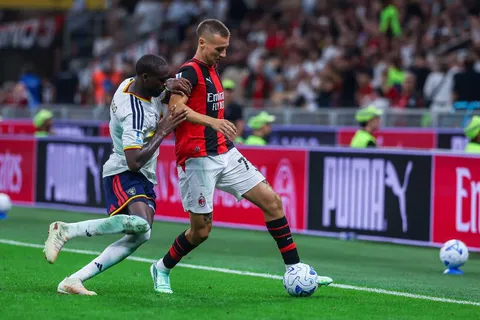 Chelsea sigue de cerca a Camarda, pero no hay oferta y Milan lo blinda hasta 2031