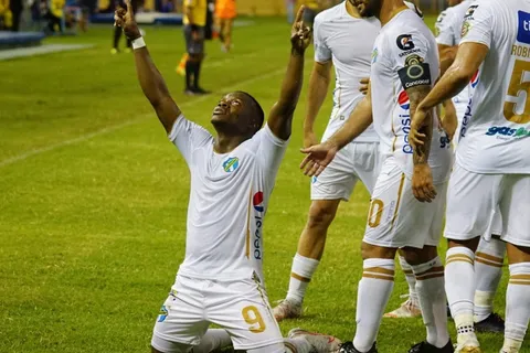 Liga Concacaf: Comunicaciones elimina a 11 Deportivo