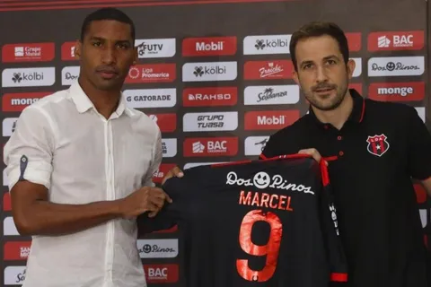 Marcel Hernández es nuevo jugador de Alajuelense