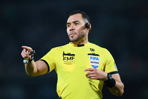 Marco Antonio Ortiz dirigirá Honduras-Jamaica: los polémicos antecedentes del árbitro mexicano