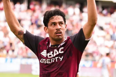 Ariel Rodríguez recibió el apoyo de un ídolo morado.