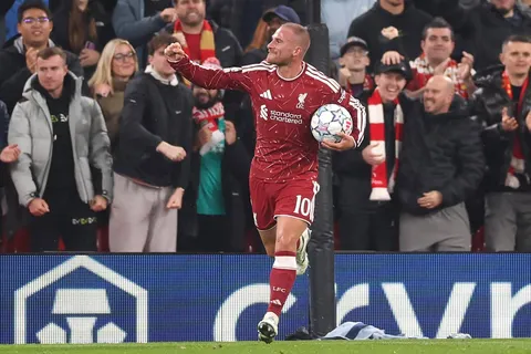 Liverpool remontó dos goles ante Villarreal y ganó 4-3 con doblete de Mac Allister en la Champions League