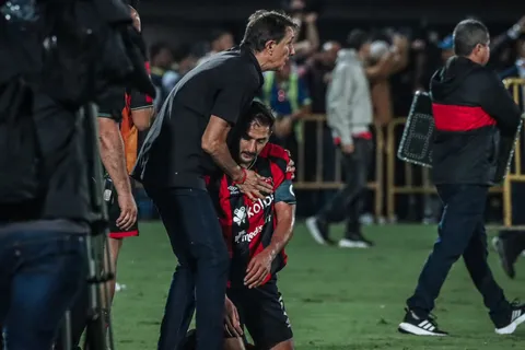 Celso Borges y Guimaraes encienden las alarmas en Alajuelense.