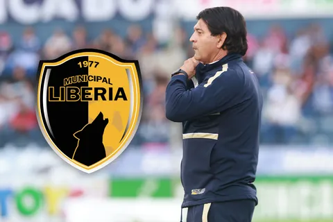 El presidente de Liberia lo adelantó: José Cardozo no seguiría en el club y estos son sus posibles destinos