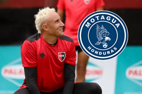 Keylor Navas entrenando con Newell's y el escudo de Motagua de Honduras.
