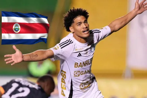 "Le interesa": Dairon Reyes define su futuro en medio de los rumores sobre su salida de Comunicaciones hacia Costa Rica