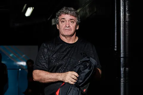 Oscar Ramírez logra una vuelta importante.