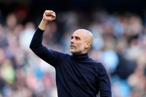 Manchester City suma siete victorias, pero Arsenal está a solo tres puntos en la Premier League