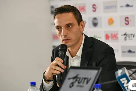 Sergio Gila sale a defender los préstamos de Saprissa vs. las ventas millonarias de Alajuelense
