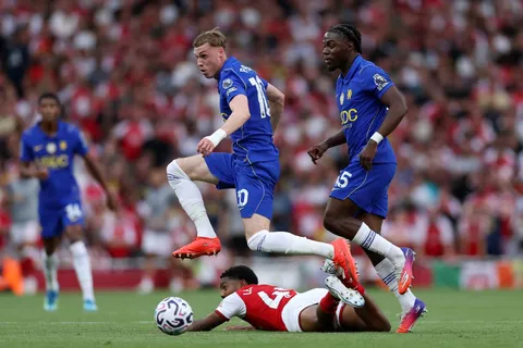 Myles Lewis-Skelly gana protagonismo en Arsenal y vuelve a la selección de Inglaterra