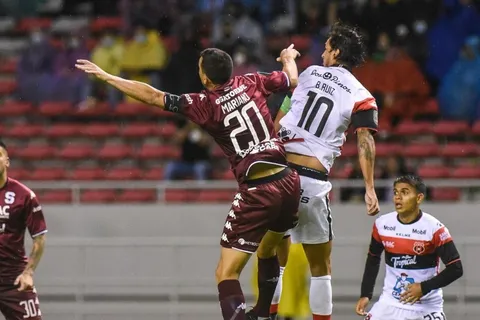 Alajuelense y Saprissa toman importante decisión para el Clásico Nacional