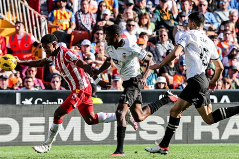Antony Choco Lozano debutó con Almería aunque no fue de la mejor manera