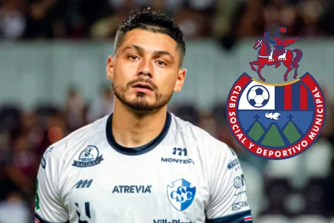 Darwin Lom con la camiseta de Cartaginés.