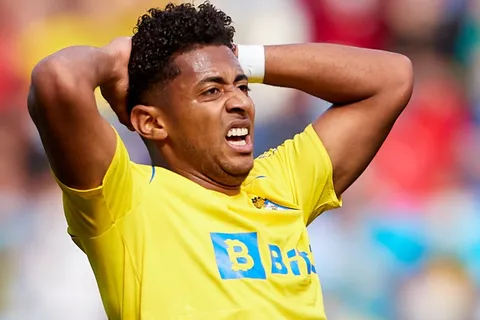 Cádiz de "Choco" Lozano fue goleado y se hunde en la zona del descenso