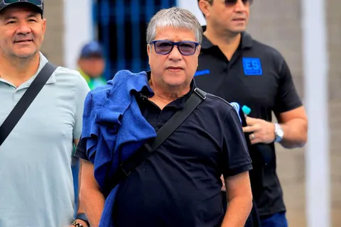 El Bolillo Gómez sin filtro: El entrenador da el aspecto que le falta a la Selección de El Salvador para trascender