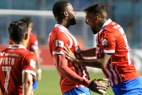 Olimpia realiza una épica remontada para eliminar a Motagua