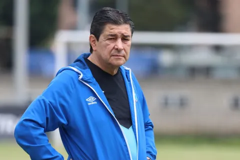Preocupación en Guatemala: Luis Fernando Tena enfrenta un inesperado dolor de cabeza rumbo al Mundial 2026