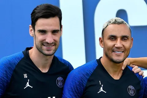 Sergio Rico se va del PSG: "Fue un honor compartir metas con mi amigo Keylor Navas"