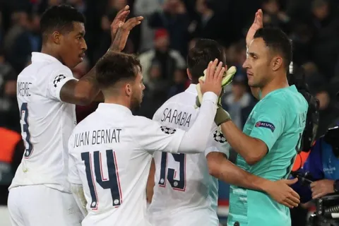 PSG le agradeció con 'besitos' a Keylor por su penal atajado