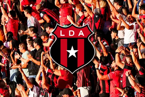 Alajuelense anunció tres salidas.