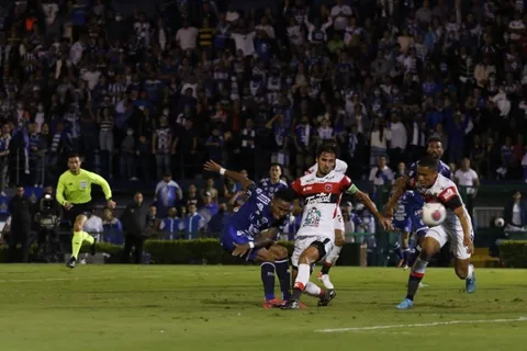 Cartaginés saca ventaja en la Gran Final ante Alajuelense y se acerca a su ansiado título