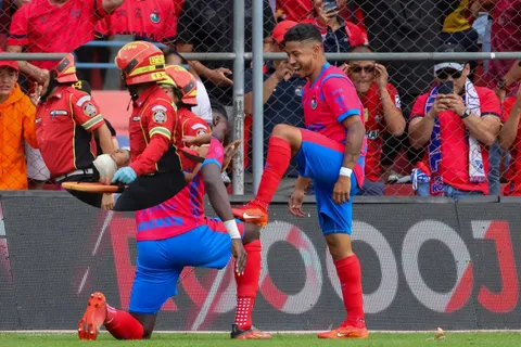 Impactante: qué se sabe de la dura lesión de Pedro Altán en el Clásico ante Comunicaciones