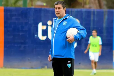 Fue titular indiscutible con Luis Fernando Tena en la Selección de Guatemala y ahora conoce el equipo en el que jugará el otro año