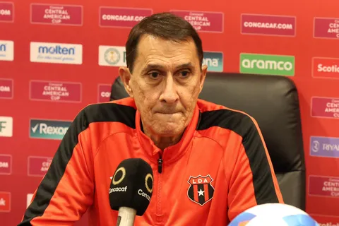 Preocupación en Alajuelense: Guimaraes ve cómo se desarma su equipo para una fecha clave