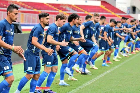 Los tres futbolistas de El Salvador que no viajaron a Panamá