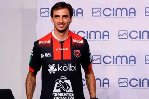 Alajuelense confirma la llegada de Bryan Ruiz