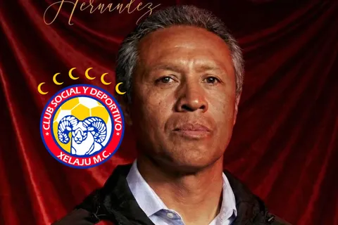 Xelajú presentó a Roberto Hernández junto con tres refuerzos.