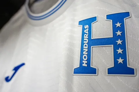 Víctor Vandenbroucke renunció a la Selección de Honduras y la FFH explicó los motivos