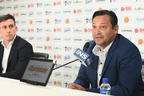 Saprissa responde tras las acusaciones de racismo contra Jeaustin Campos y Ángel Catalina