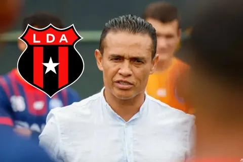 Pate Centeno le pega a Alajuelense con la frase que celebra todo Saprissa en medio de la crisis