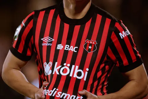 alajuelense-nuevo uniforme