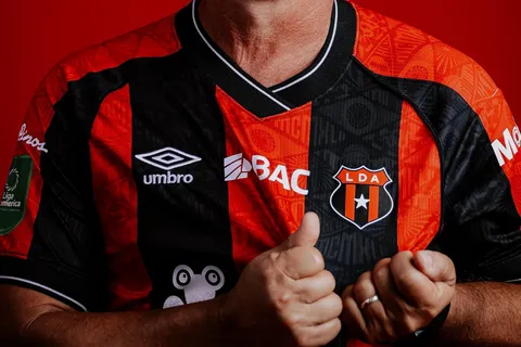 Alajuelense quiere fichar un extranjero.