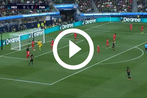 Gol de Raúl Jiménez en la final de México-Panamá.