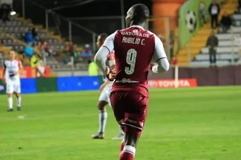 Rubilio Castillo deja nota de despedida tras conocerse su paso a Europa