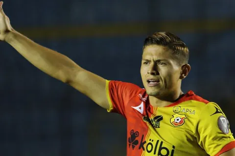 Copa Centroamericana: Herediano le remonta a Comunicaciones y gana el liderato