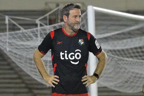 Thomas Christiansen lanzó una advertencia a sus jugadores para el partido ante Costa Rica