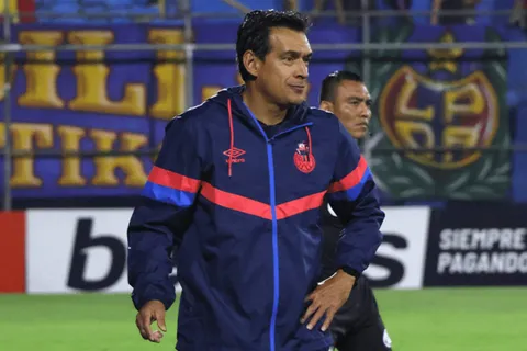 Duro revés para Municipal: Mario Acevedo sufre una baja de peso luego de la derrota ante Comunicaciones