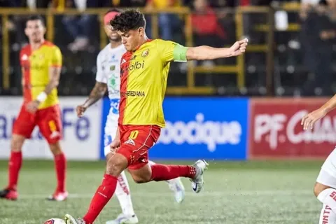 Herediano tuvo todo para sacar un triunfo ante Santos menos buena puntería