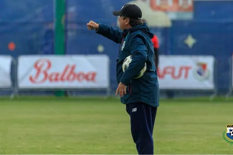 Bolillo Gómez trabaja la mentalidad de los panameños