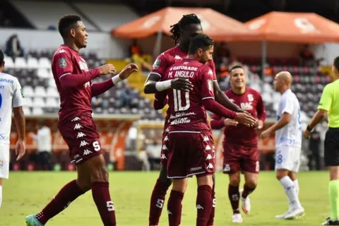 Presidente de Saprissa saca pecho y envía mensaje directo a la prensa