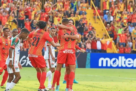 El efecto de Orlando Galo sobre Anthony Contreras que hace sonreír a Herediano
