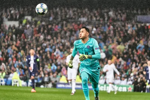 PSG regaló joya de video a Keylor en su cumpleaños, con sus mejores atajadas