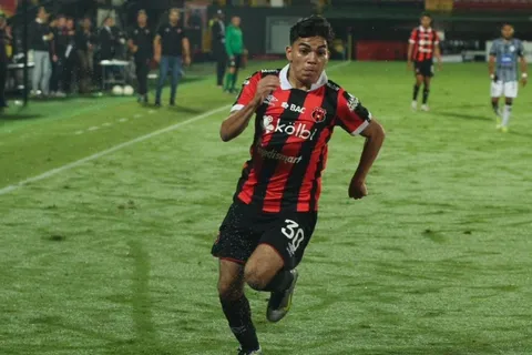 Leo Menjívar: "Los rivales en Costa Rica son bastante fuertes"
