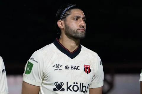 aaron salazar-alajuelense
