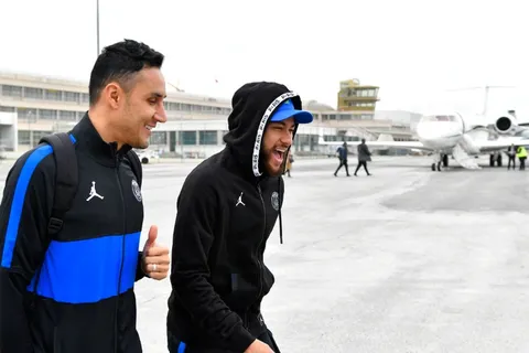 Neymar imitó a Keylor Navas al protagonizar un tapadón (VIDEO)